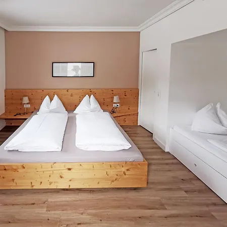 Kirchweger Apartman *